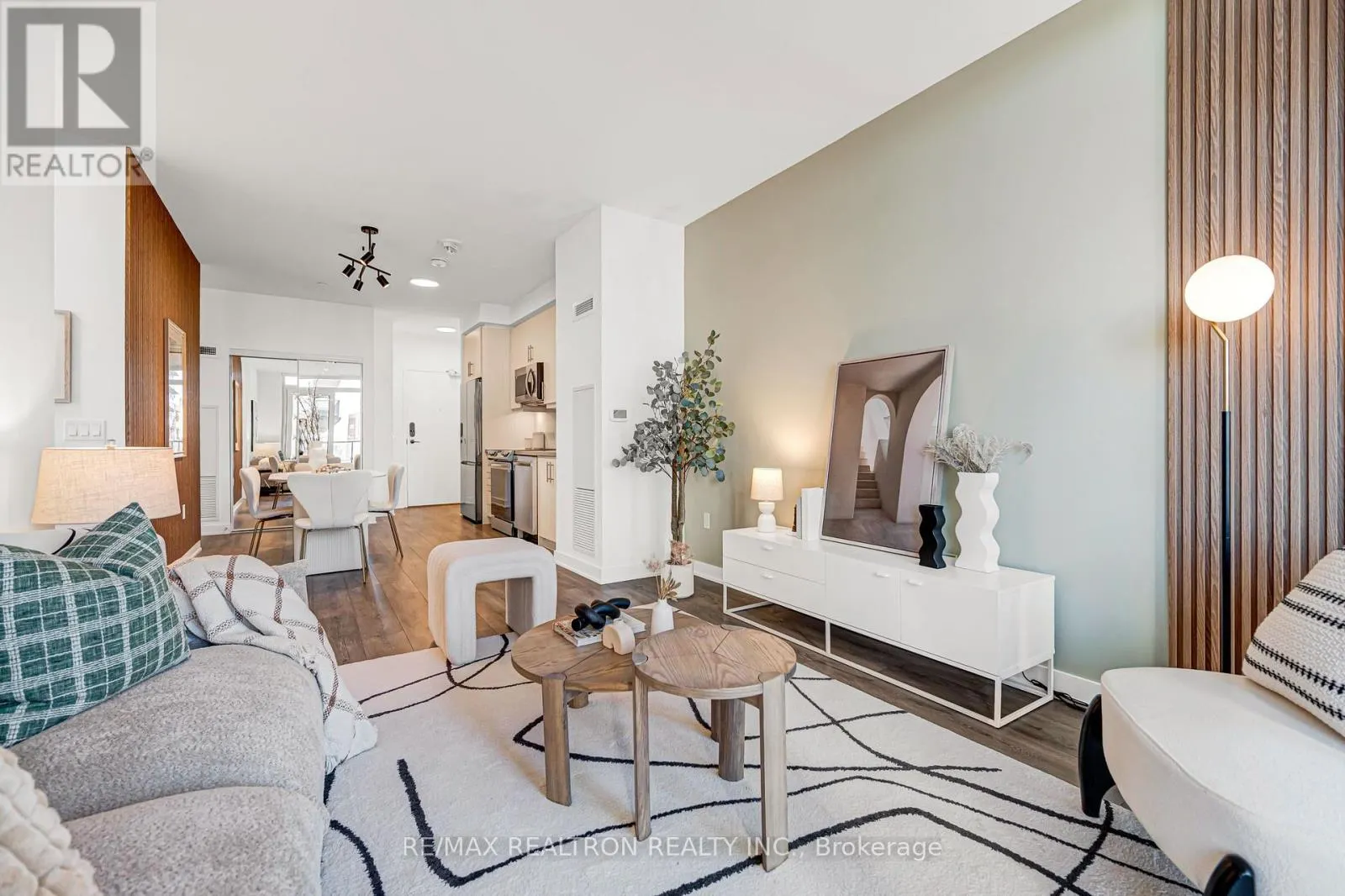 1005 - 105 ONEIDA CRESCENT