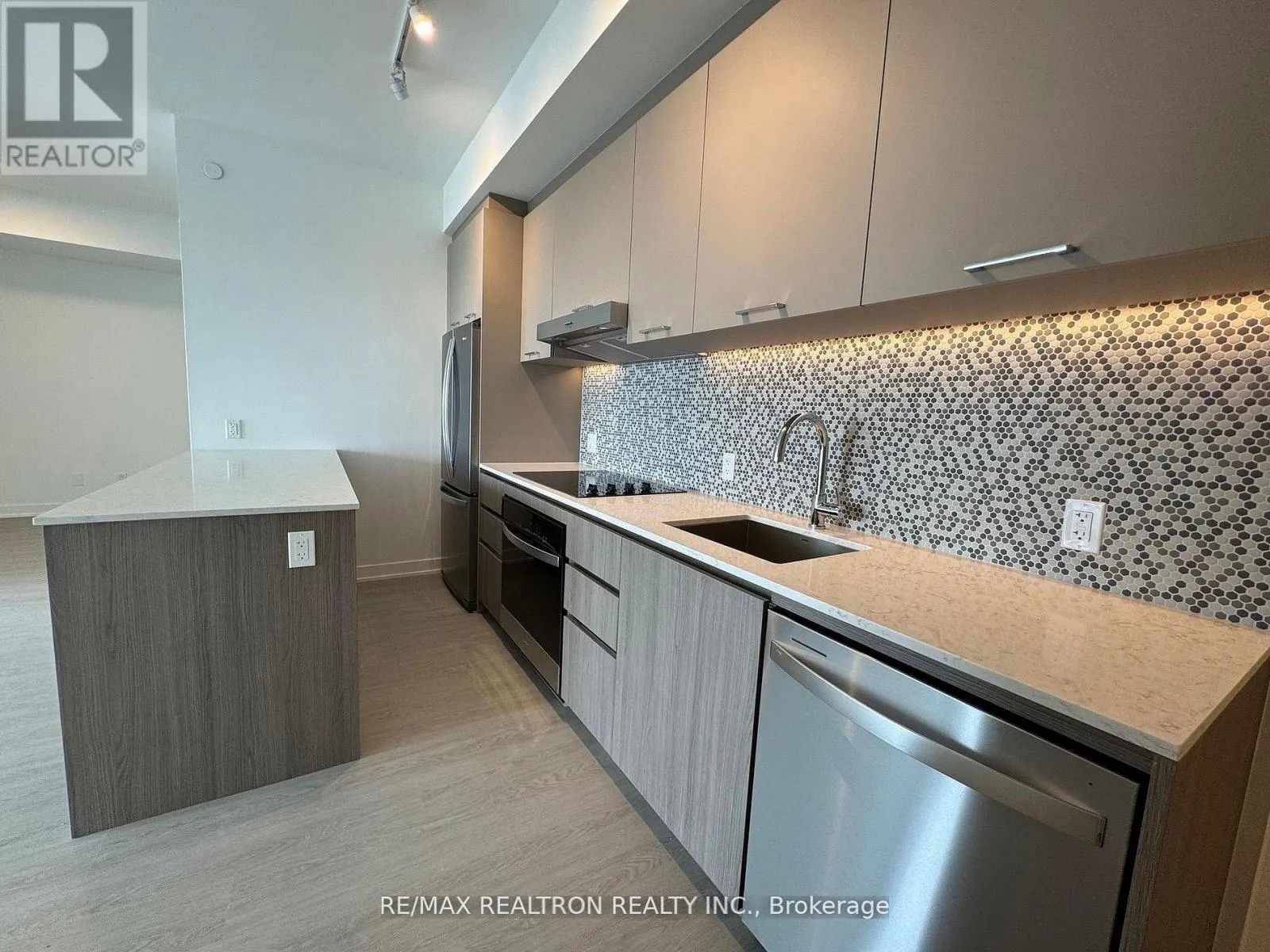 729 - 8188 YONGE STREET