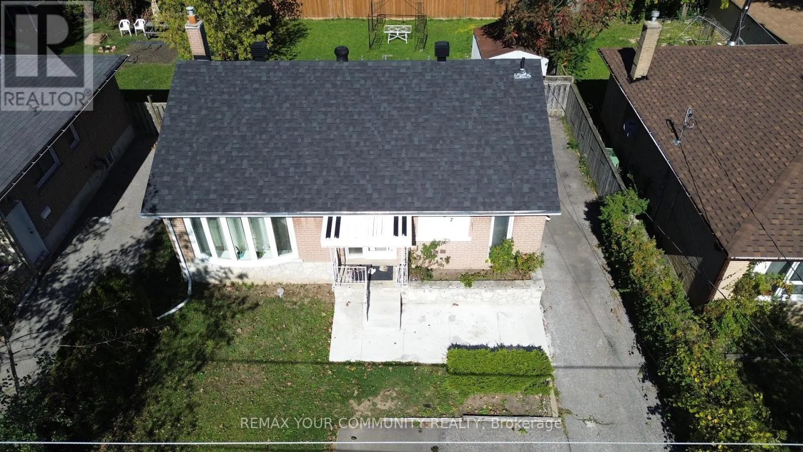 LOWER LEVEL - 387 PALISER CRESCENT N