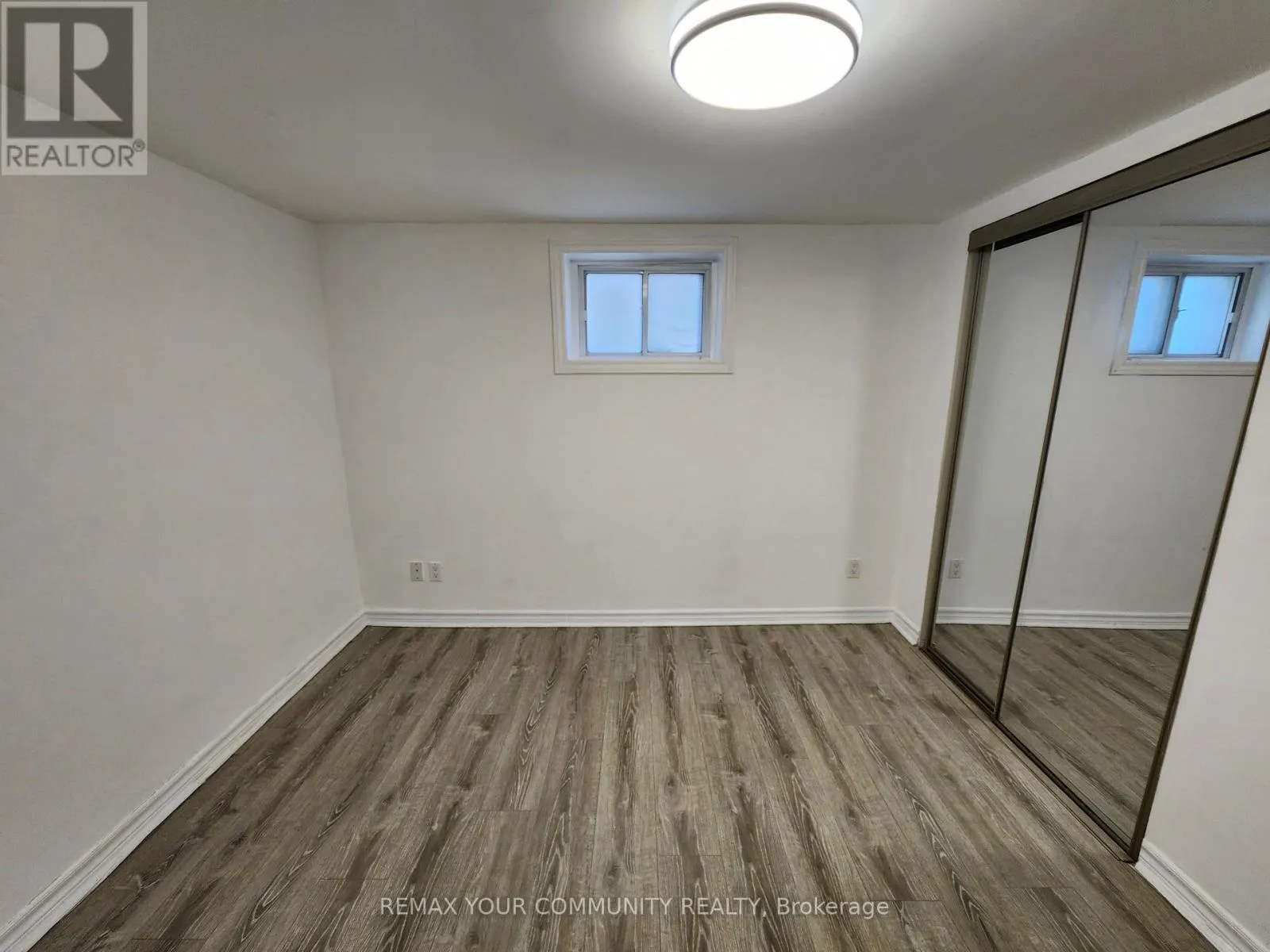LOWER LEVEL - 387 PALISER CRESCENT N