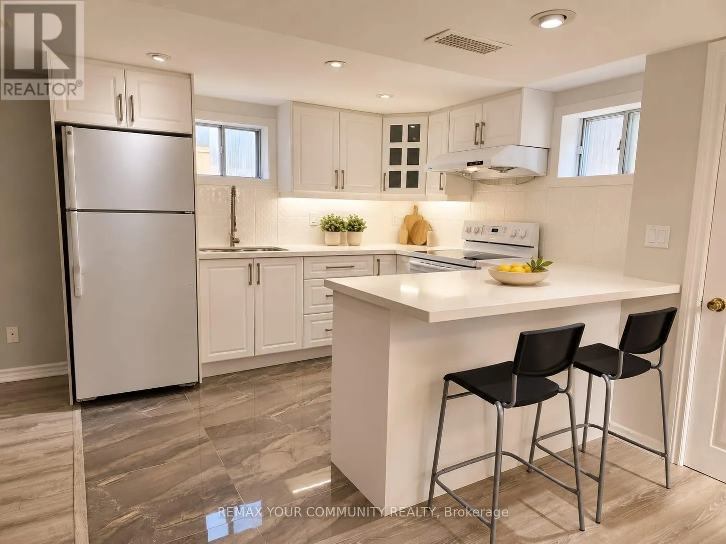LOWER LEVEL - 387 PALISER CRESCENT N