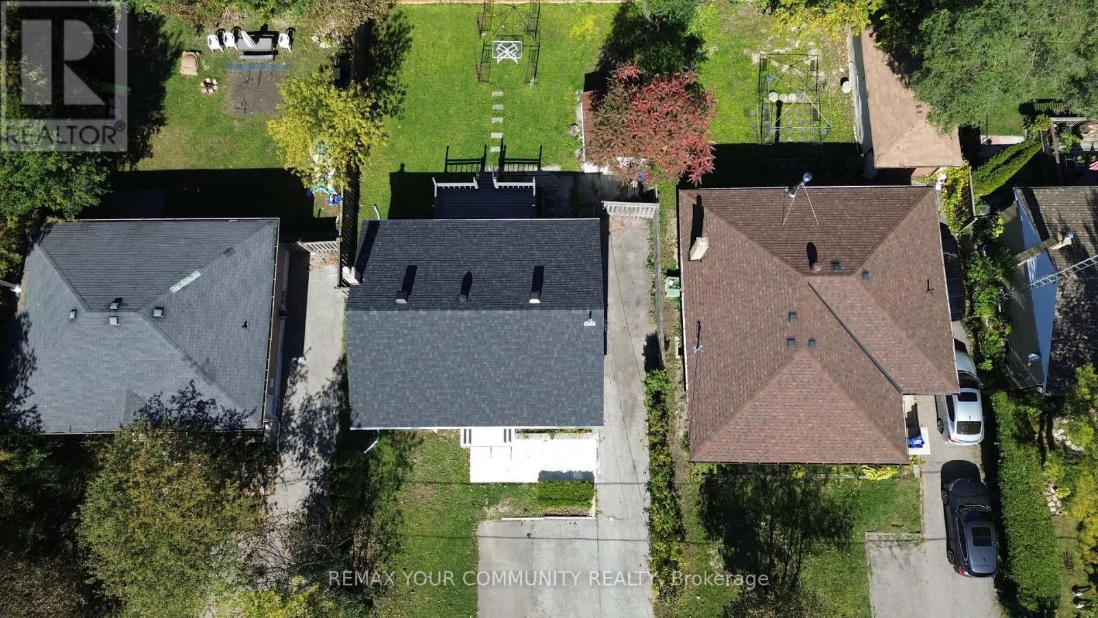 LOWER LEVEL - 387 PALISER CRESCENT N