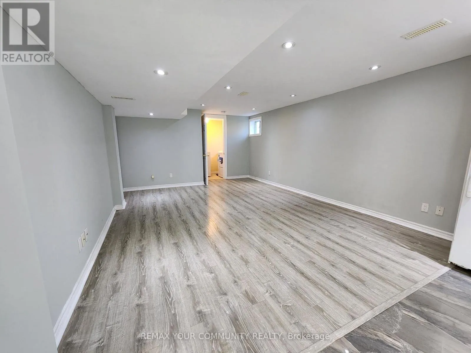 LOWER LEVEL - 387 PALISER CRESCENT N
