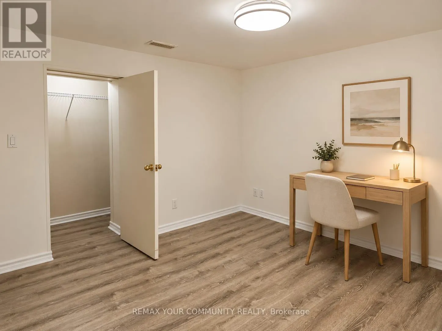 LOWER LEVEL - 387 PALISER CRESCENT N