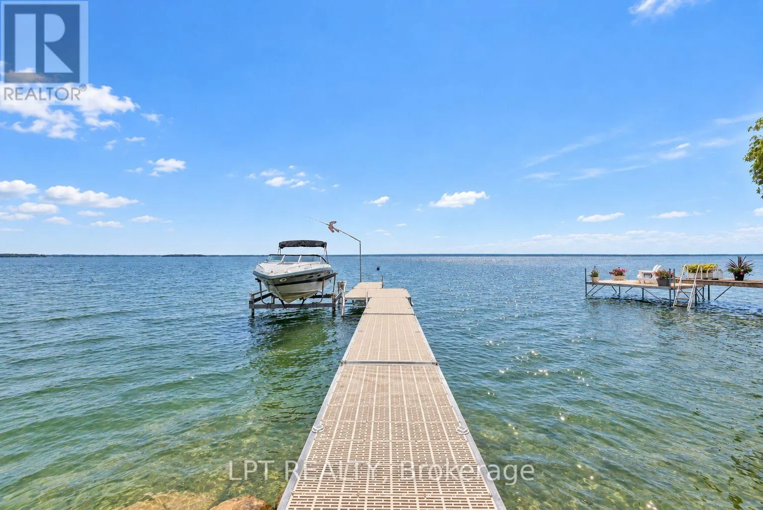 427 LAKE DRIVE E