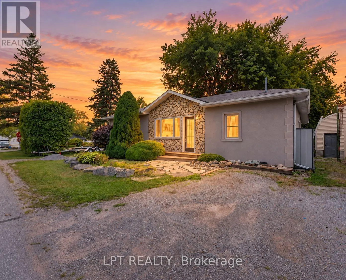 427 LAKE DRIVE E