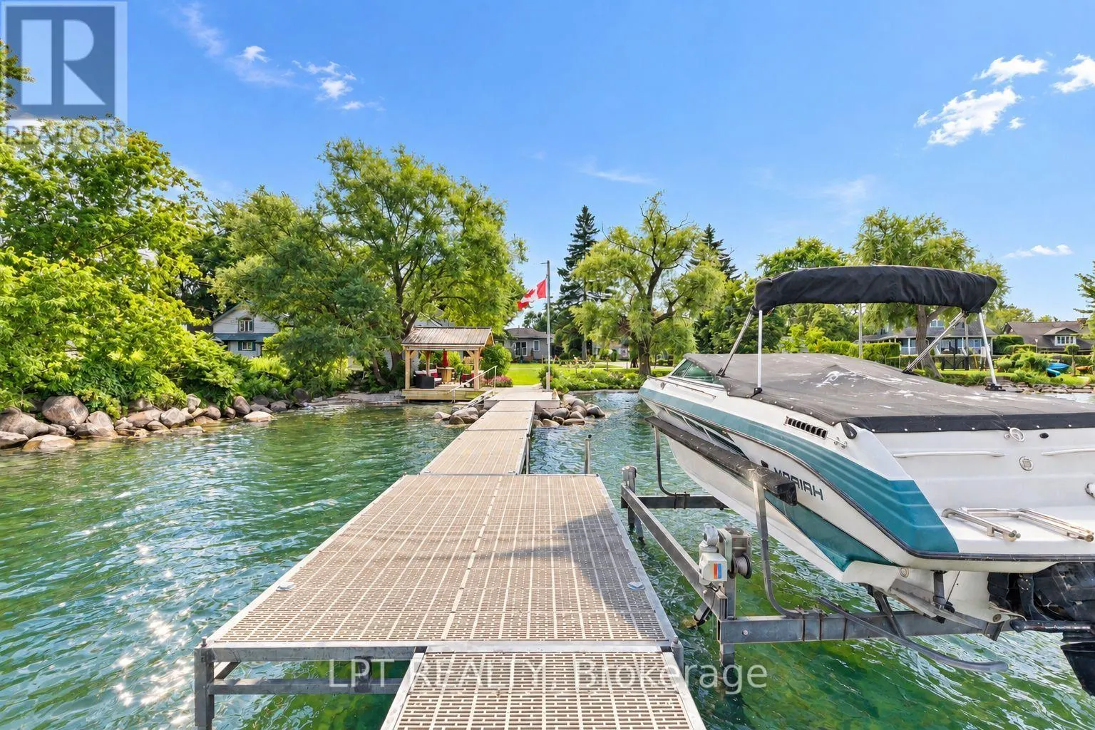 427 LAKE DRIVE E