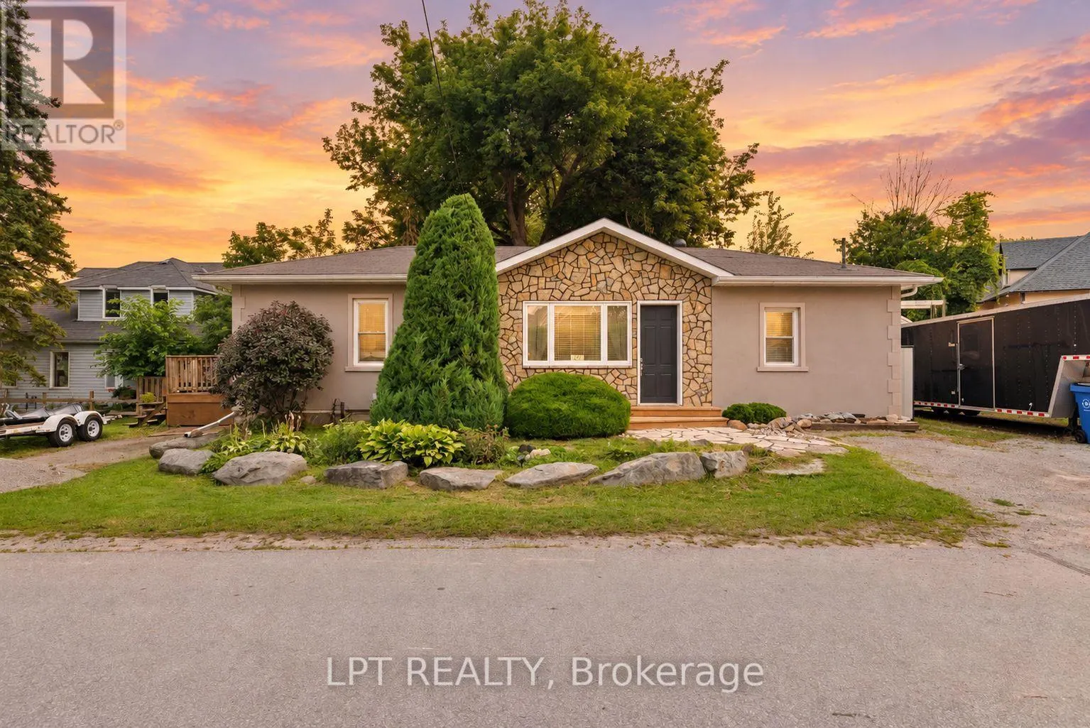 427 LAKE DRIVE E