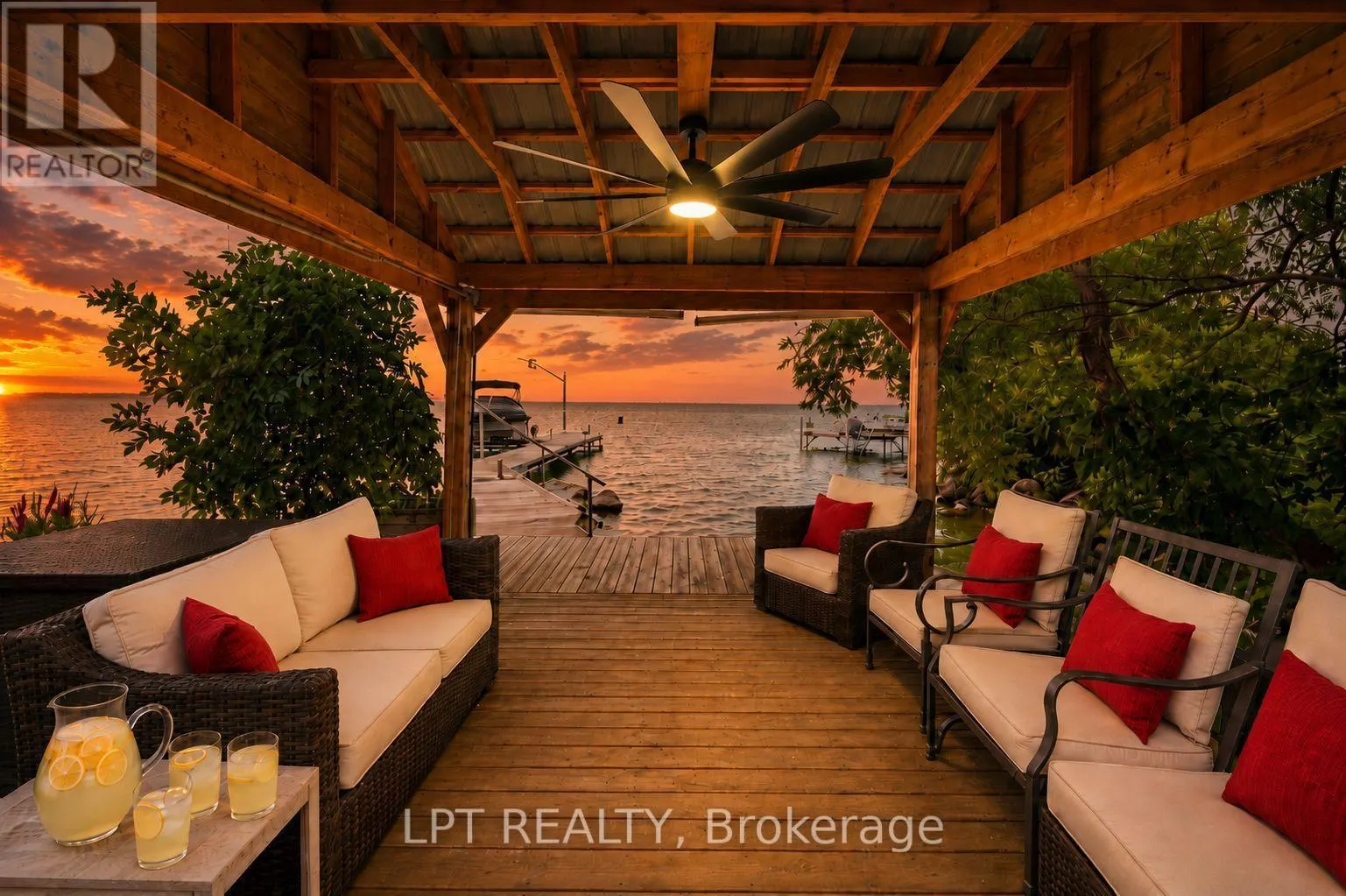427 LAKE DRIVE E
