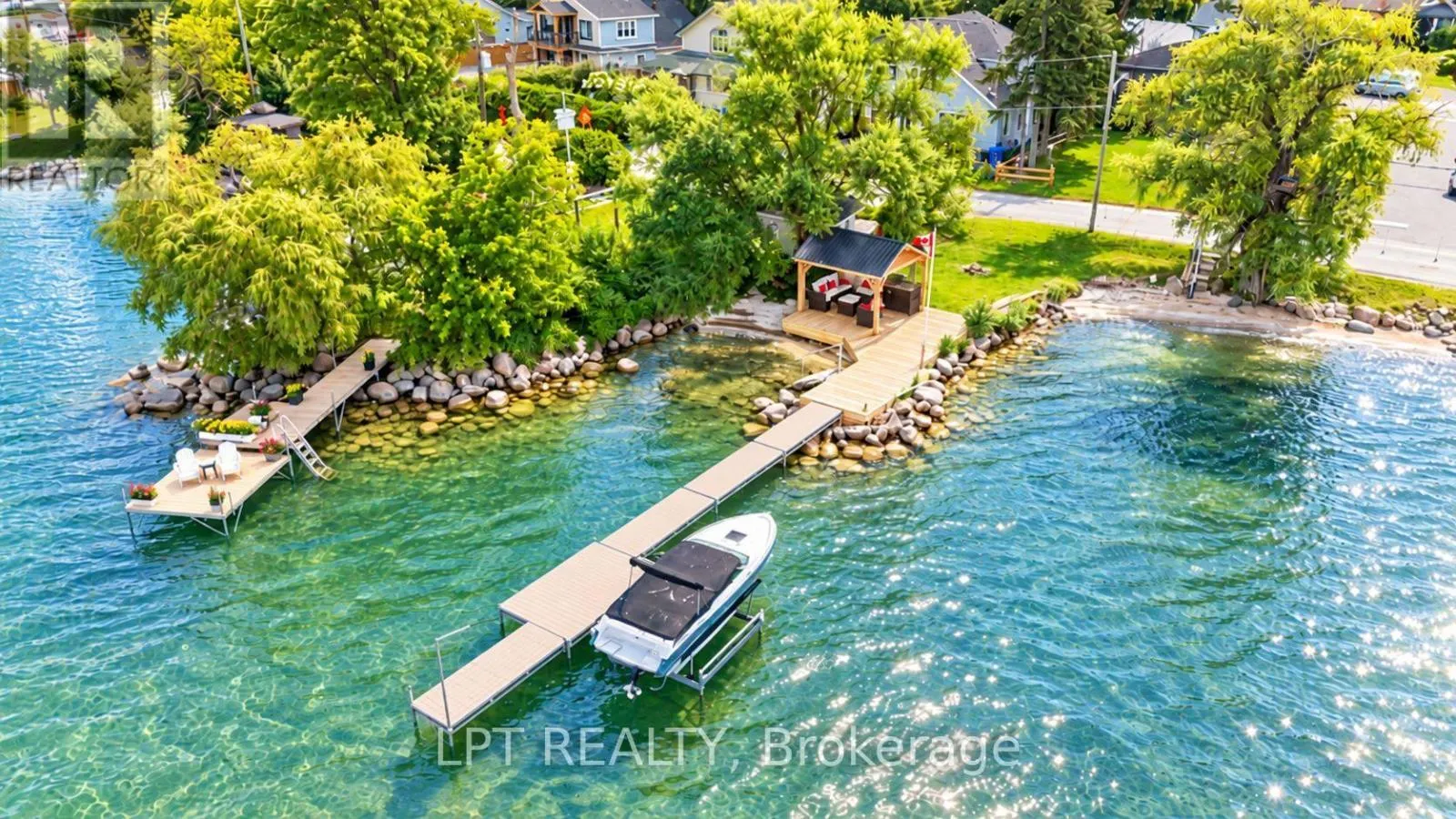 427 LAKE DRIVE E