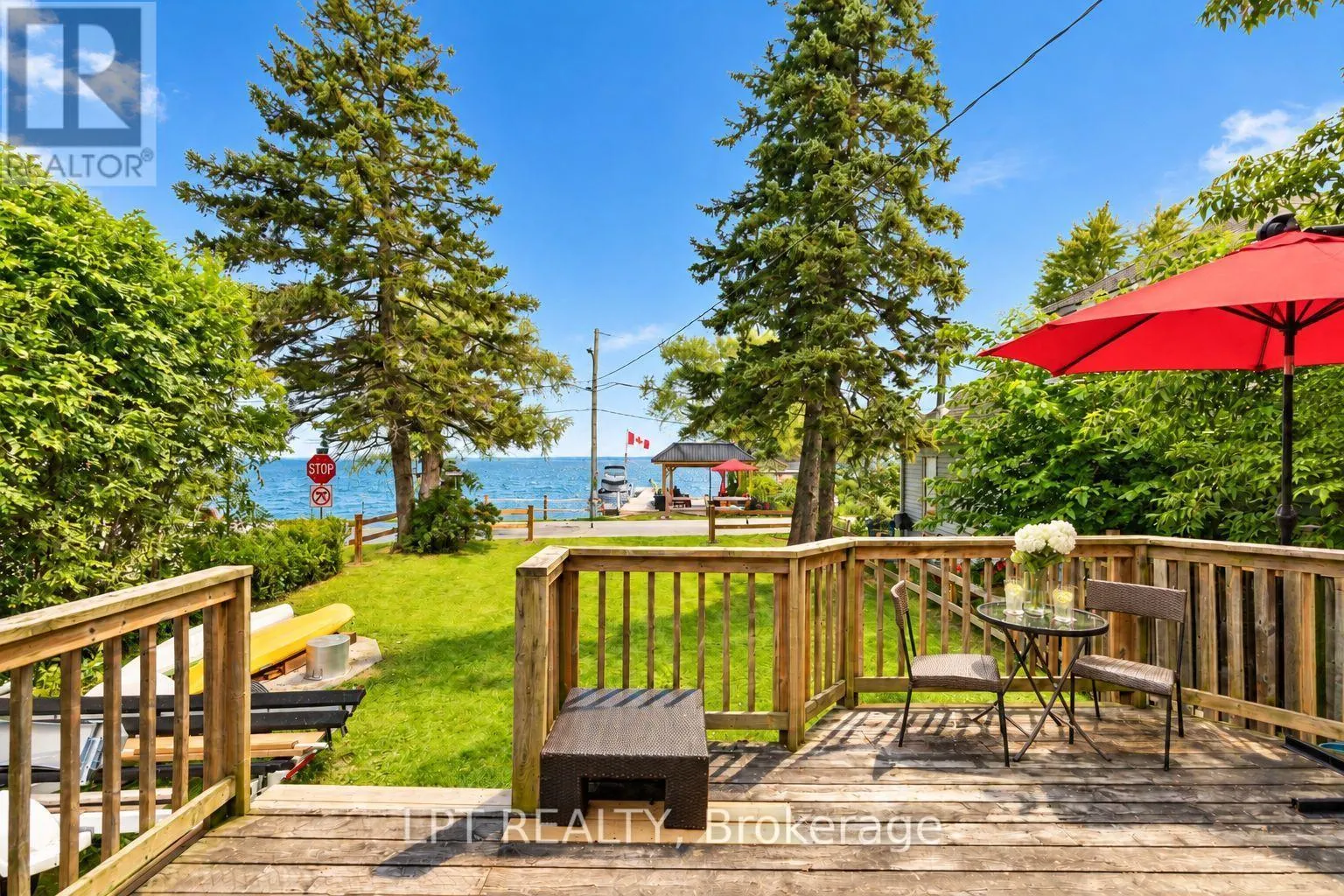 427 LAKE DRIVE E