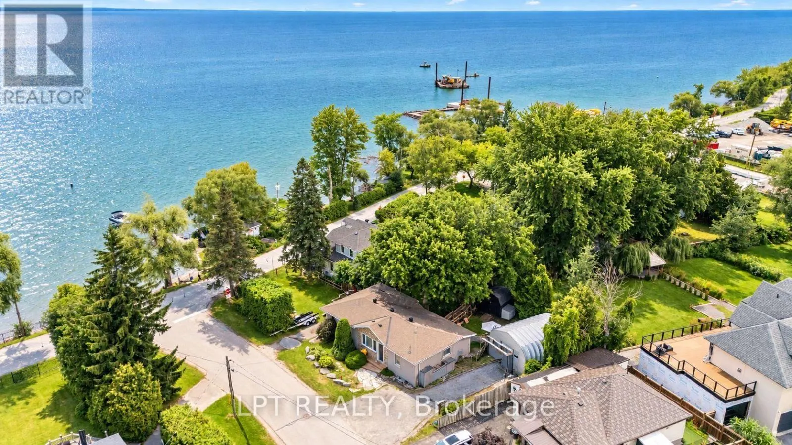 427 LAKE DRIVE E