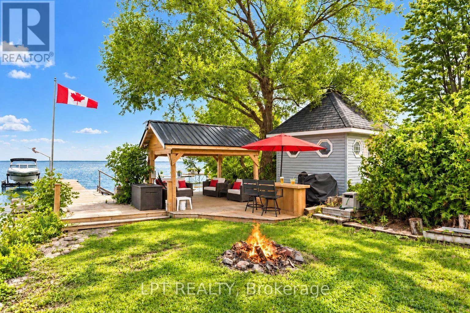 427 LAKE DRIVE E