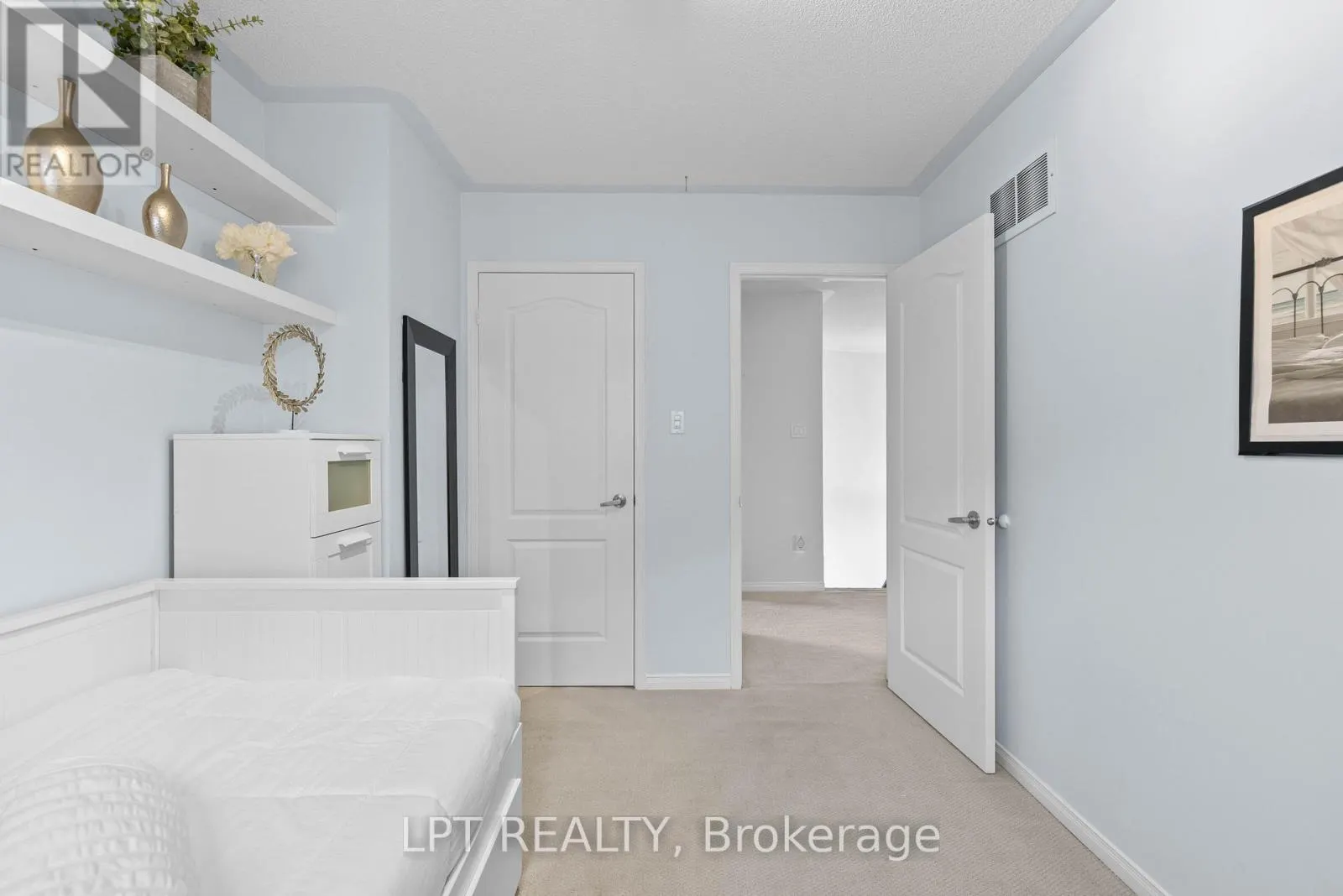 370 SILKEN LAUMANN DRIVE