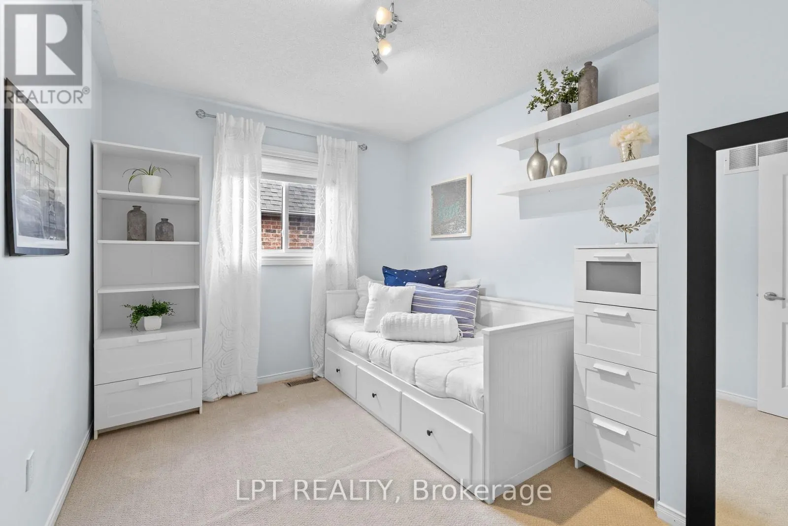 370 SILKEN LAUMANN DRIVE