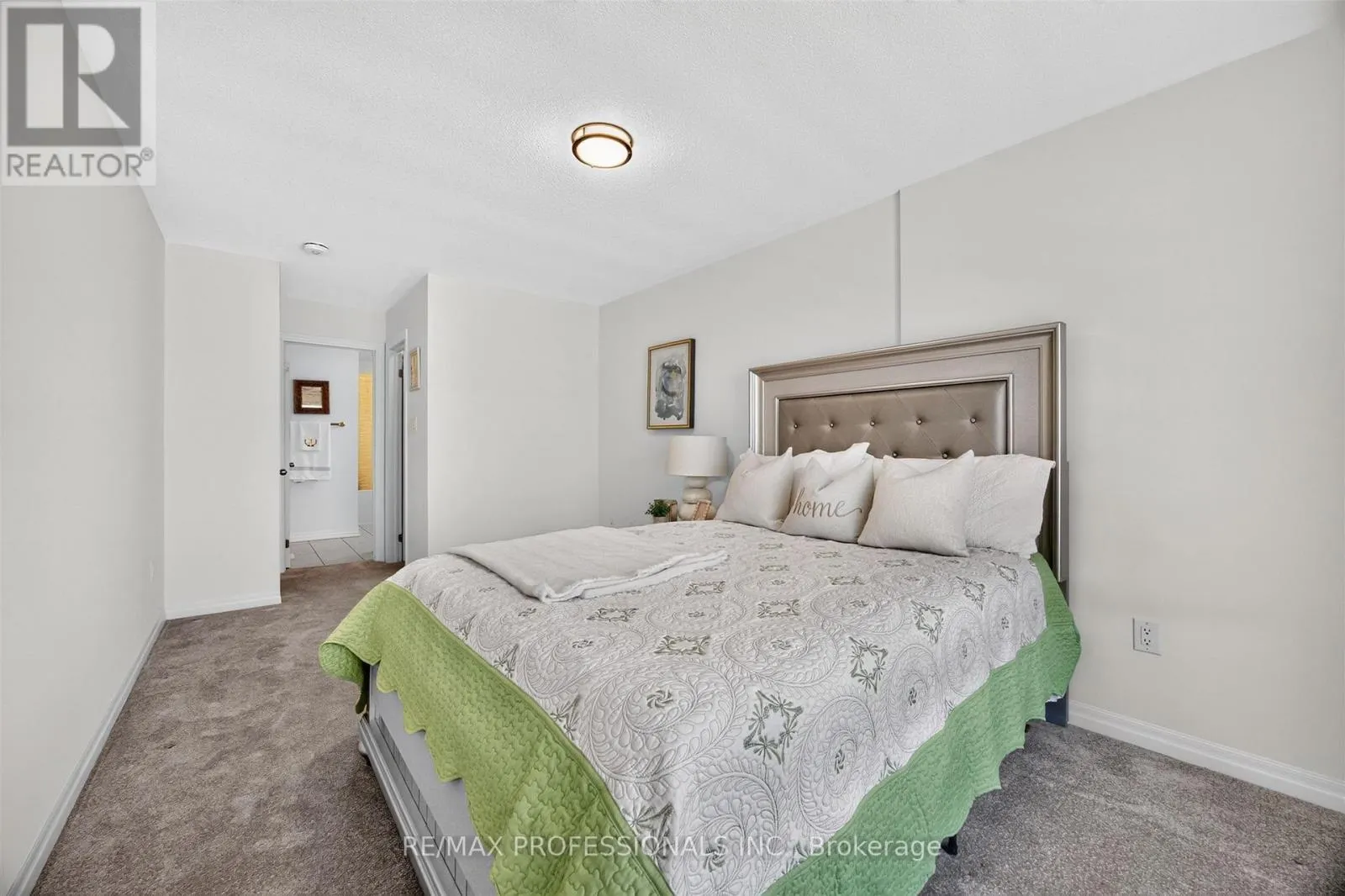 5 DELANO WAY