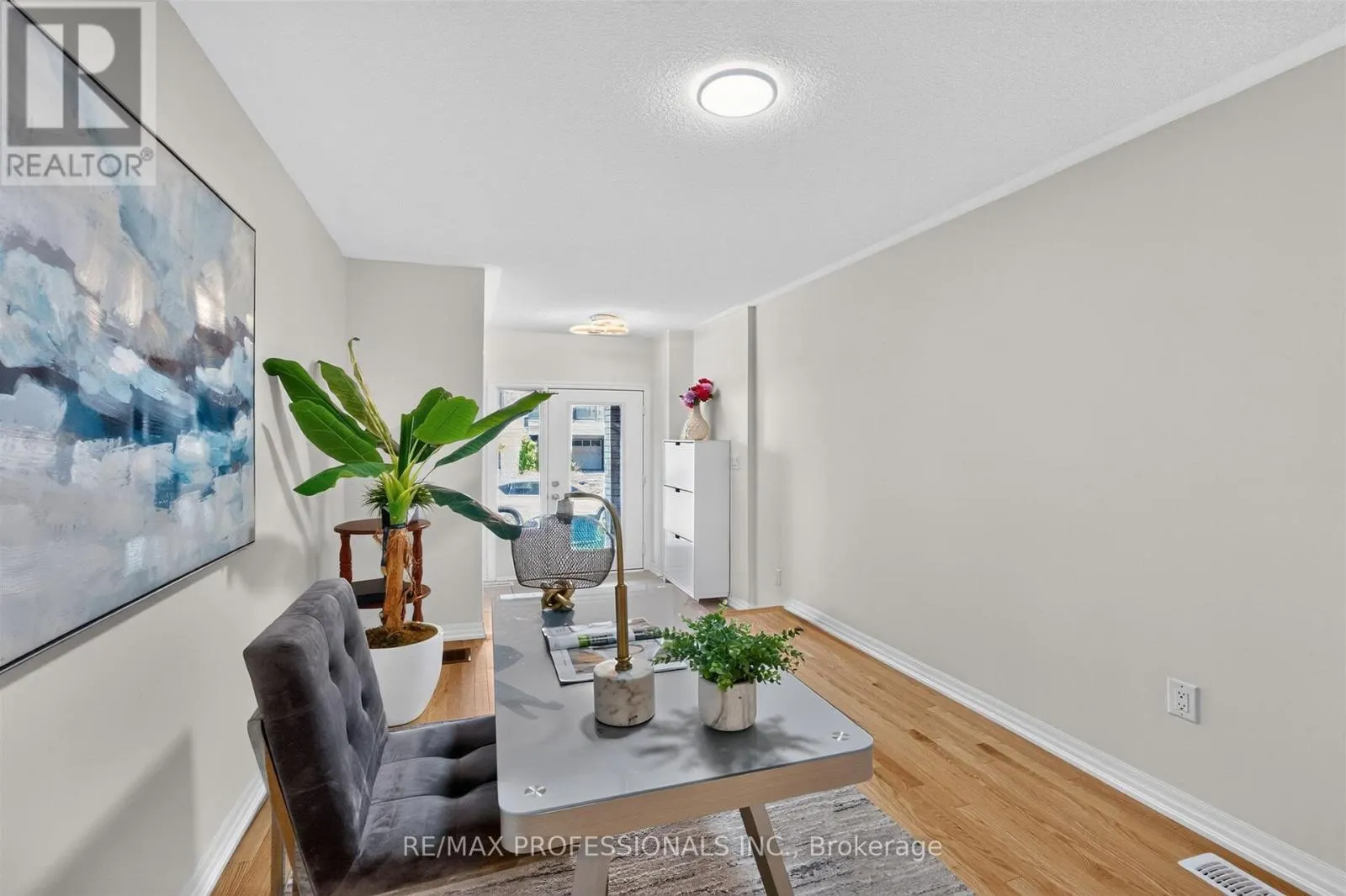 5 DELANO WAY