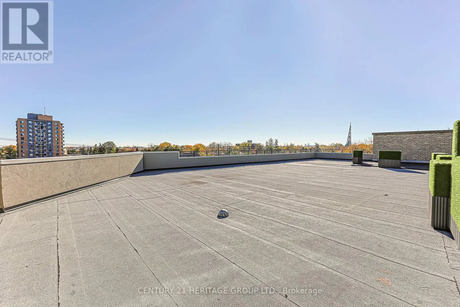 507 - 10376 YONGE STREET