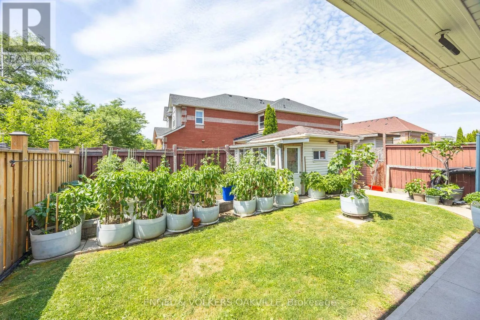 10 CRIEFF AVENUE