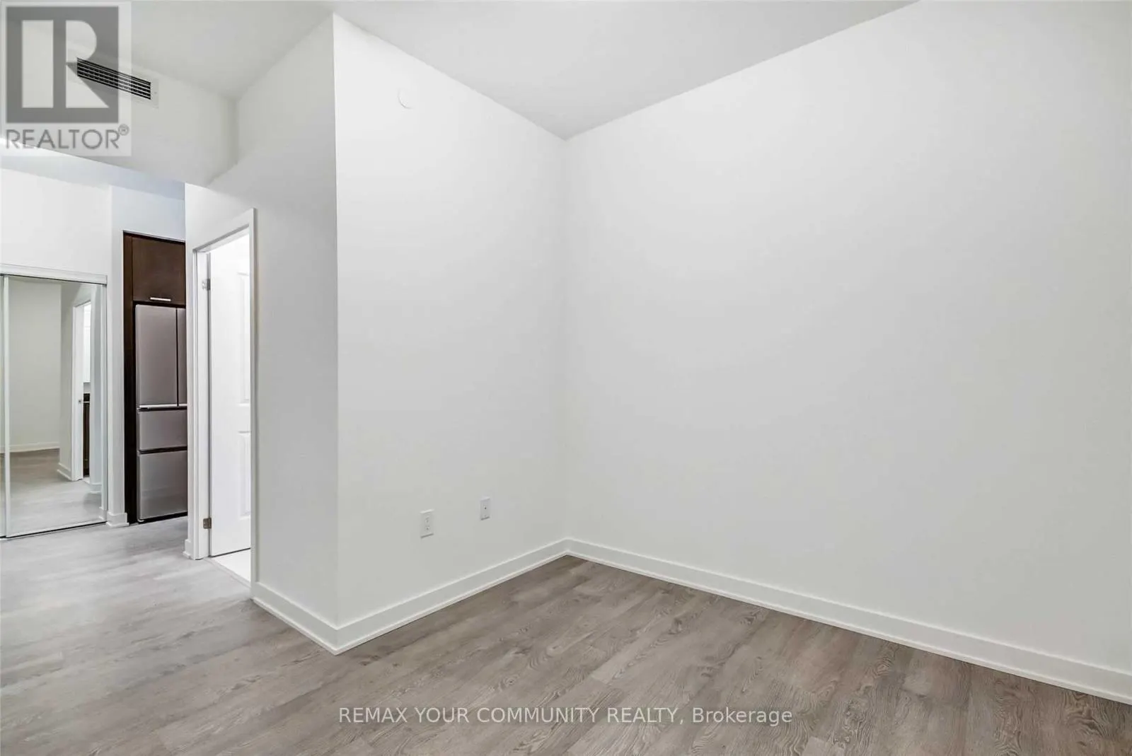 209 - 120 EAGLE ROCK WAY