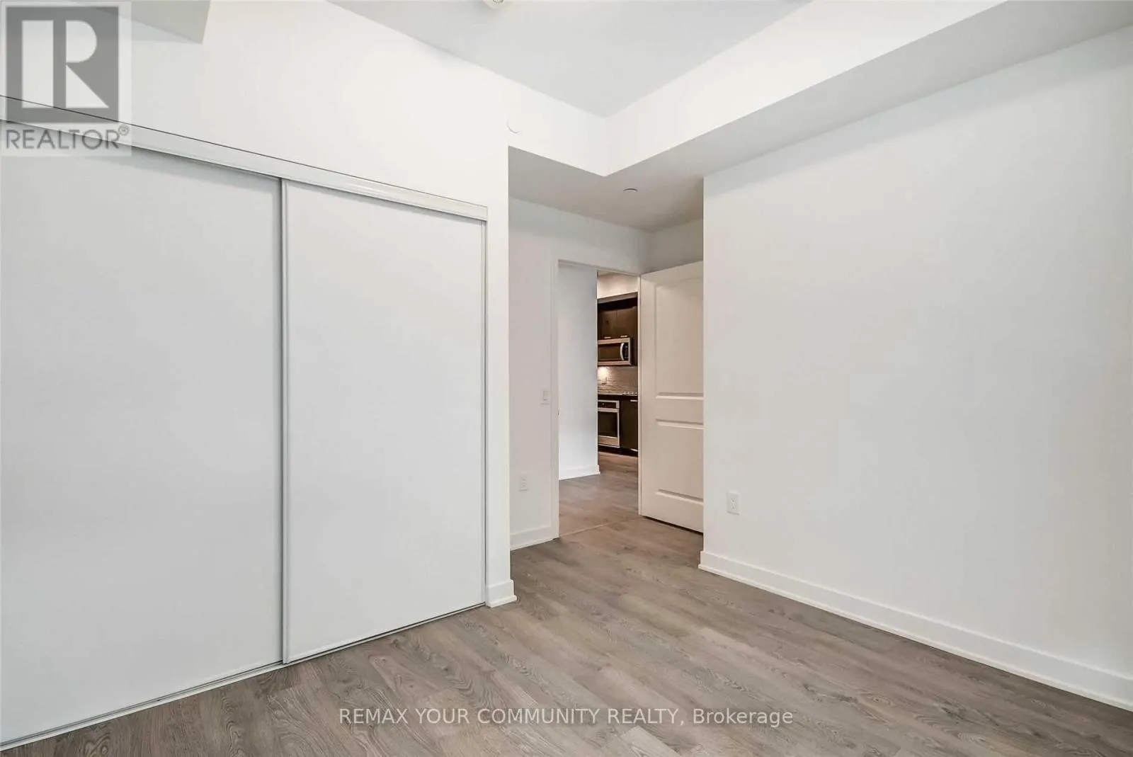 209 - 120 EAGLE ROCK WAY