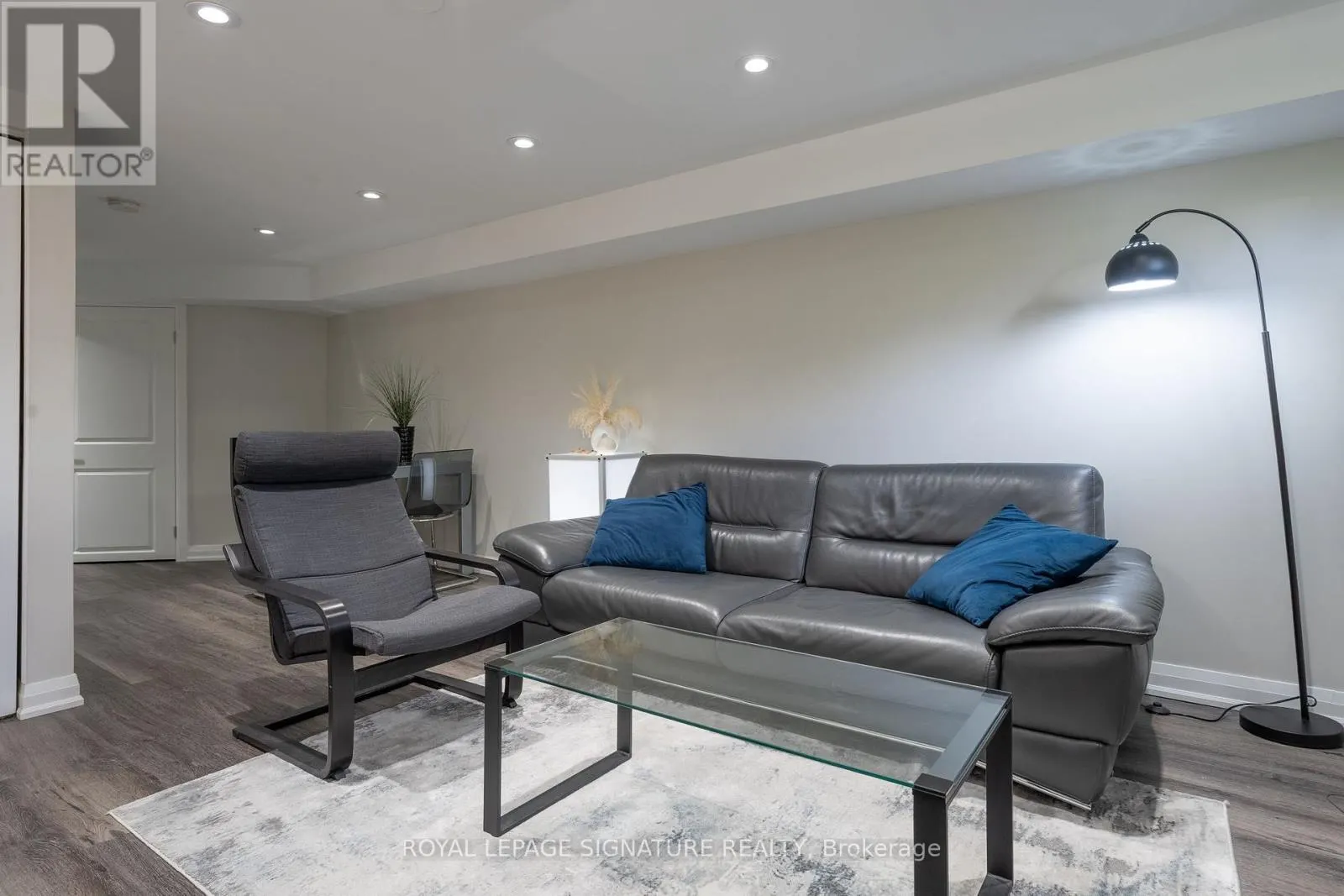 BSMT - 305 BLUE GRASS BOULEVARD