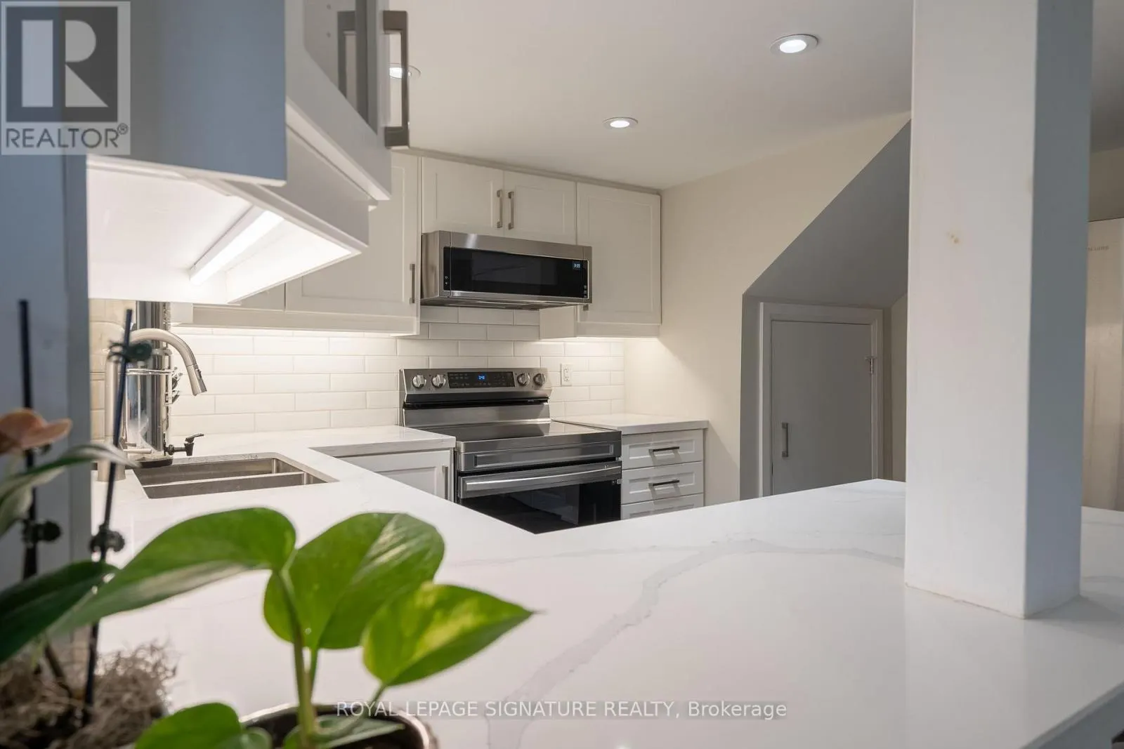 BSMT - 305 BLUE GRASS BOULEVARD