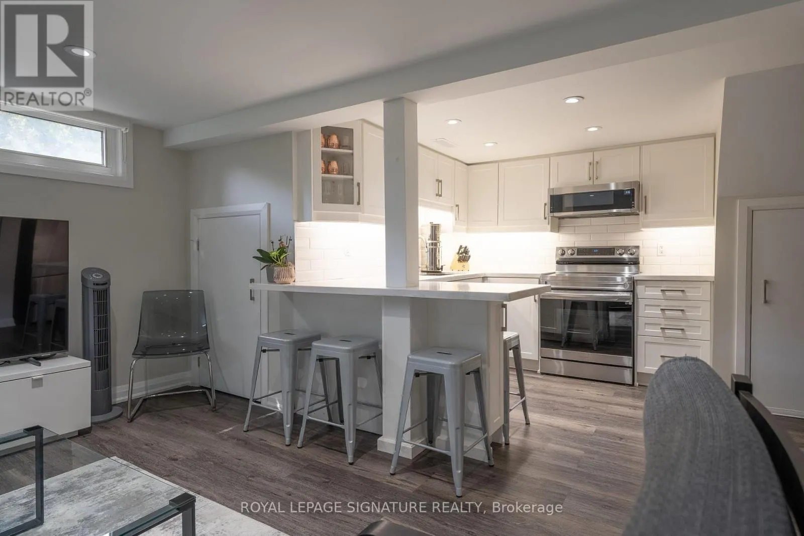 BSMT - 305 BLUE GRASS BOULEVARD