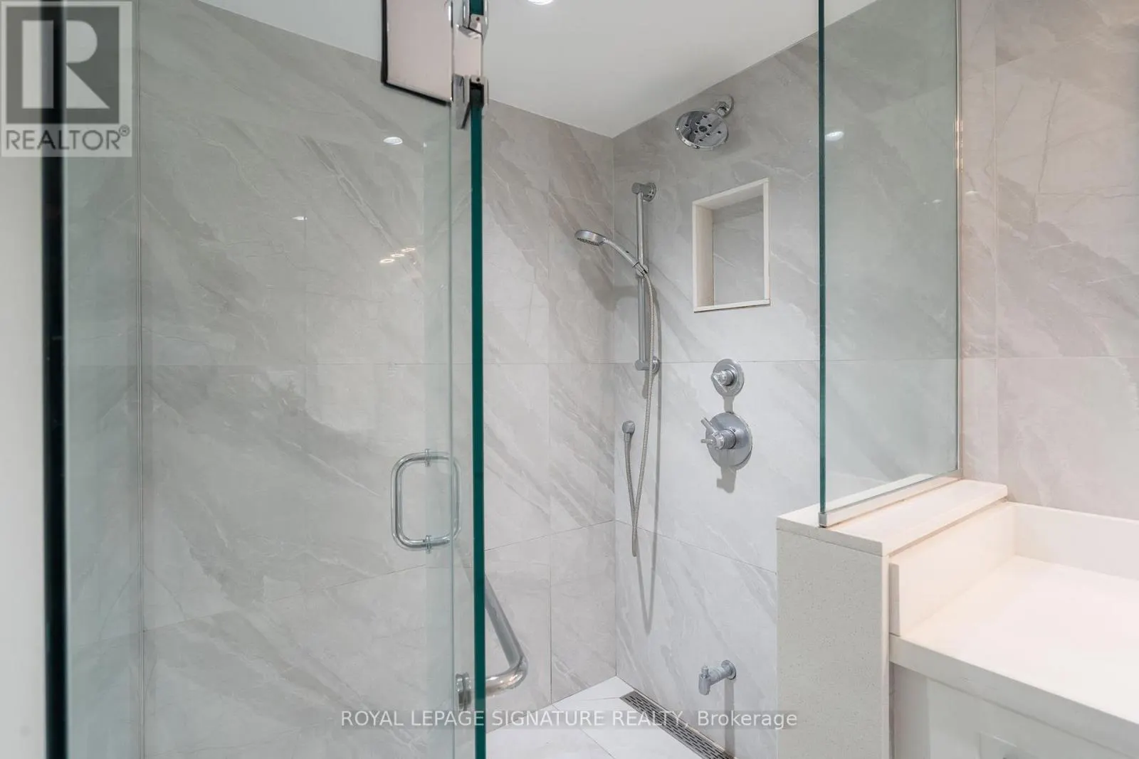 BSMT - 305 BLUE GRASS BOULEVARD