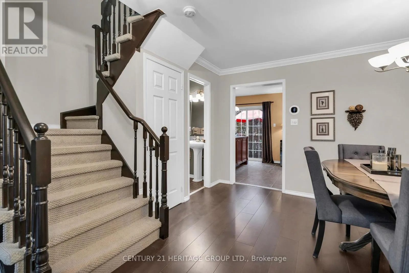 83 MOSAICS AVENUE
