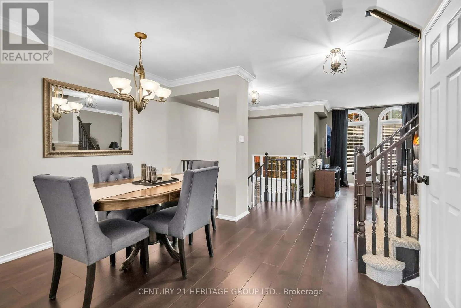 83 MOSAICS AVENUE