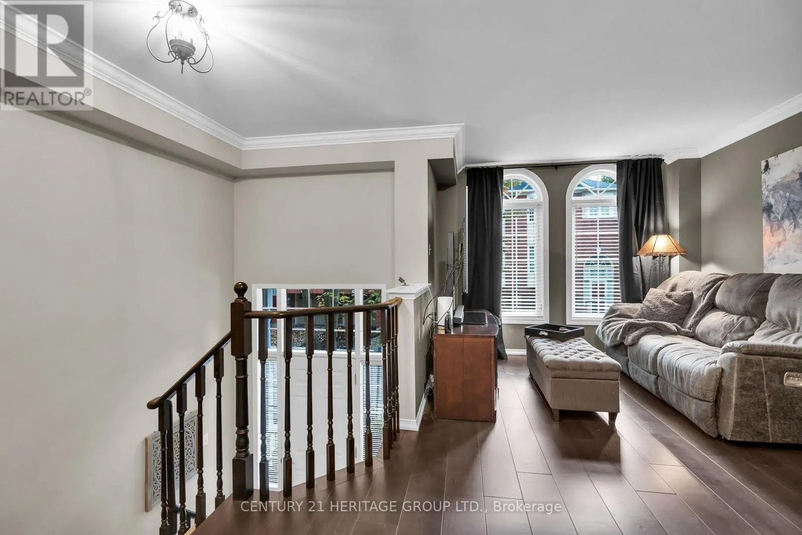 83 MOSAICS AVENUE