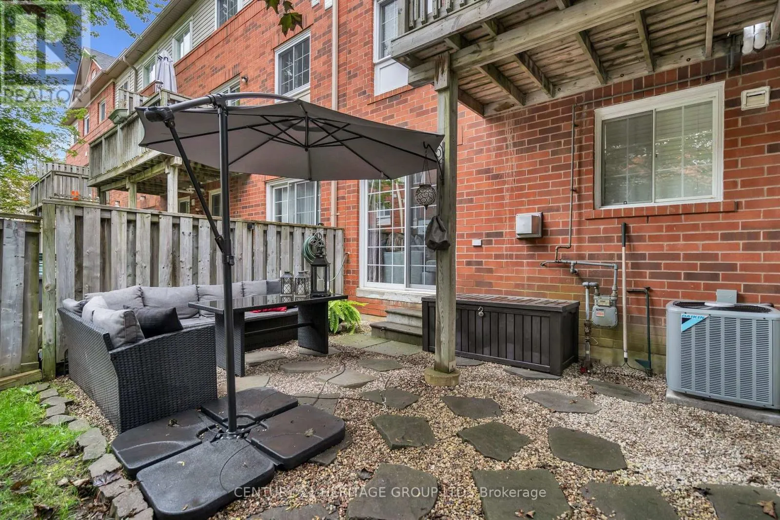 83 MOSAICS AVENUE