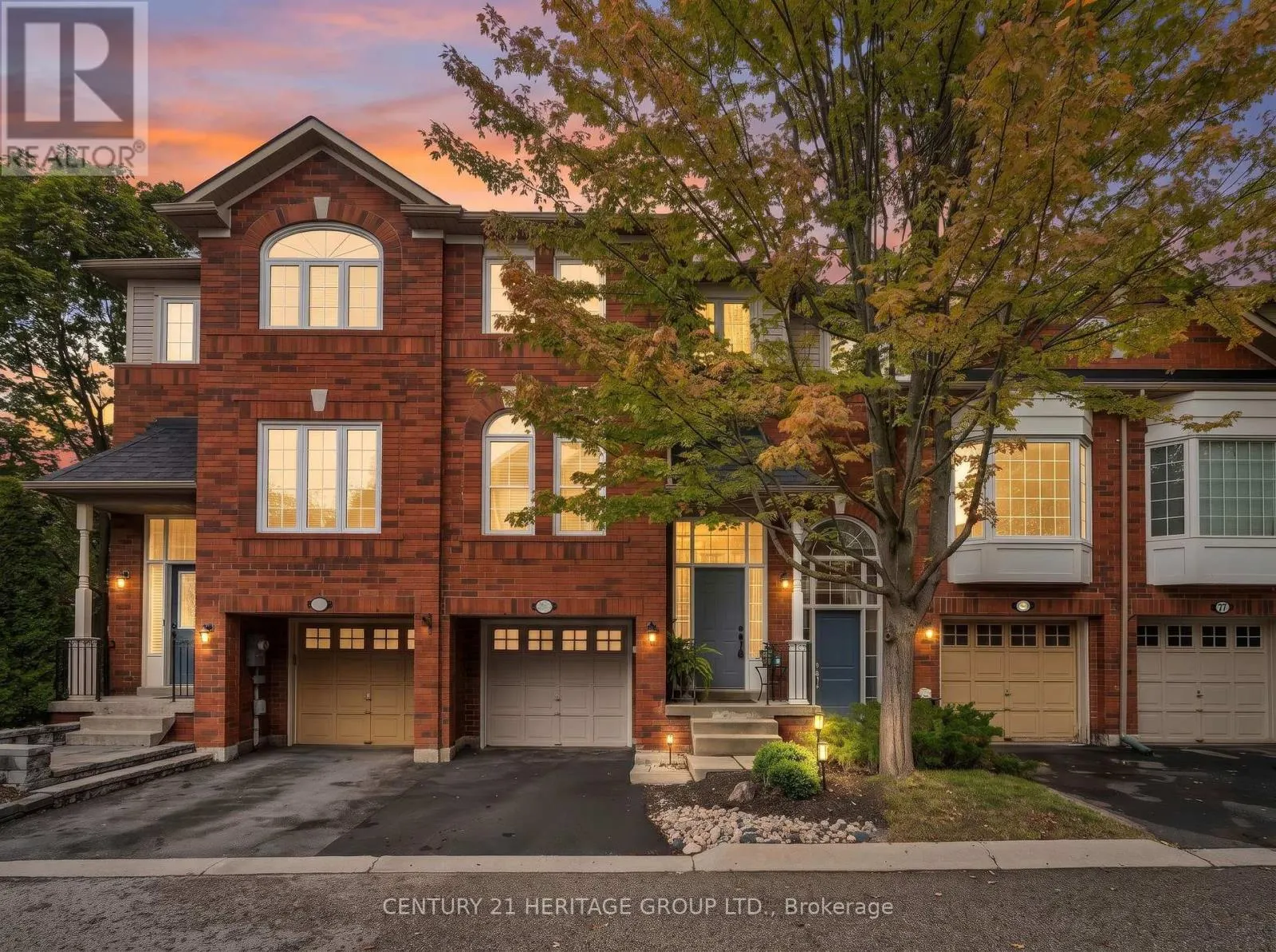 83 MOSAICS AVENUE