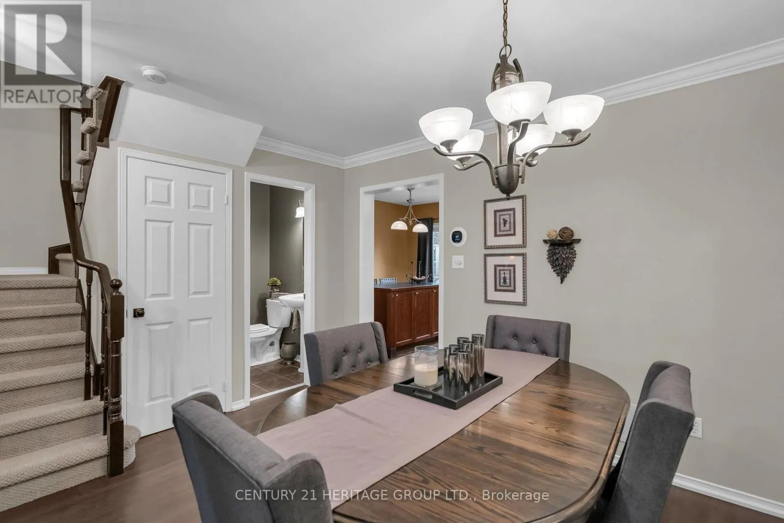 83 MOSAICS AVENUE