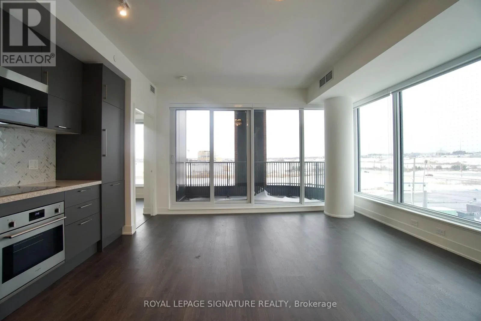 414 - 38 ANDRE DE GRASSE STREET