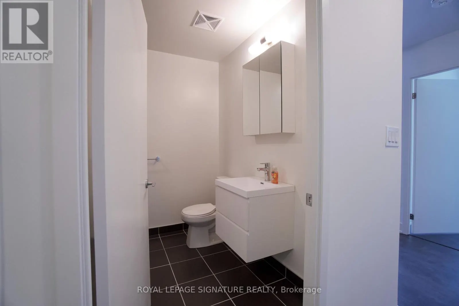 414 - 38 ANDRE DE GRASSE STREET