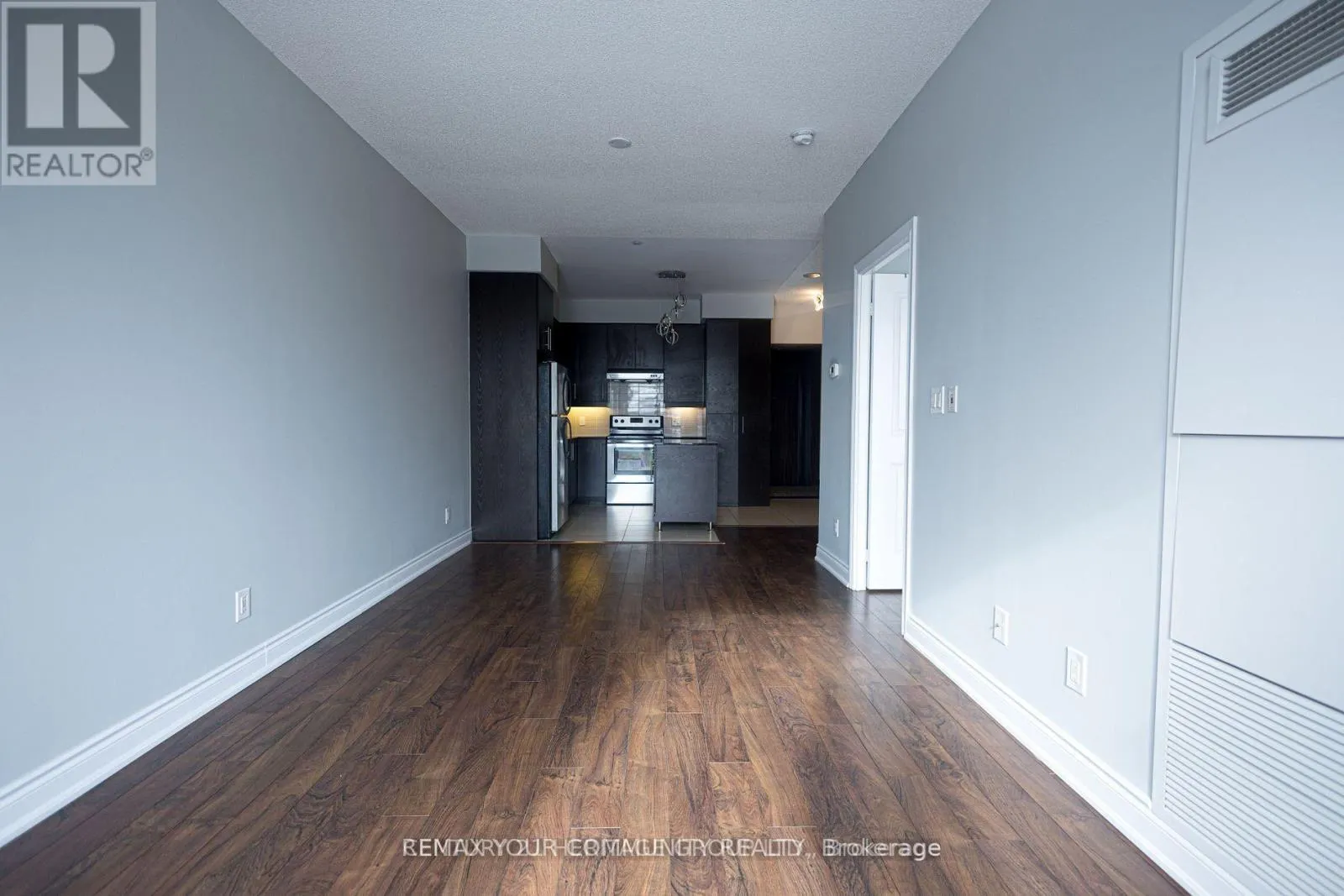 1210 - 325 SOUTH PARK ROAD