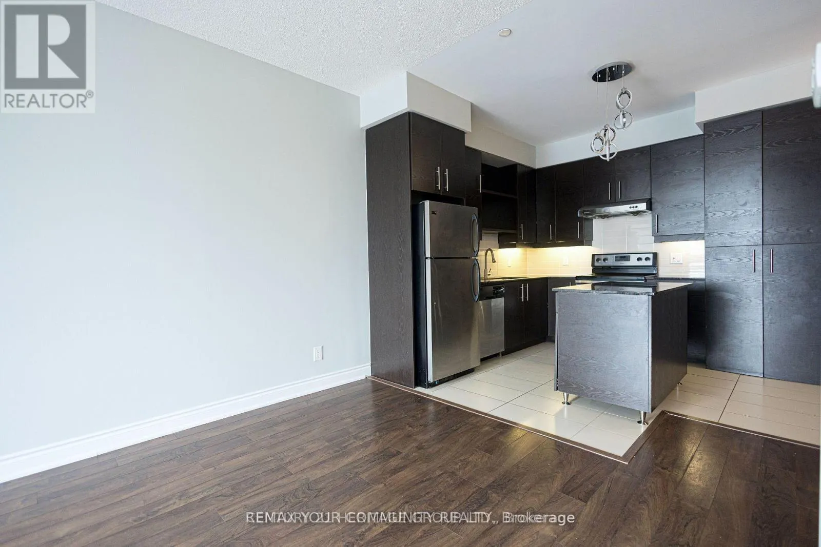 1210 - 325 SOUTH PARK ROAD