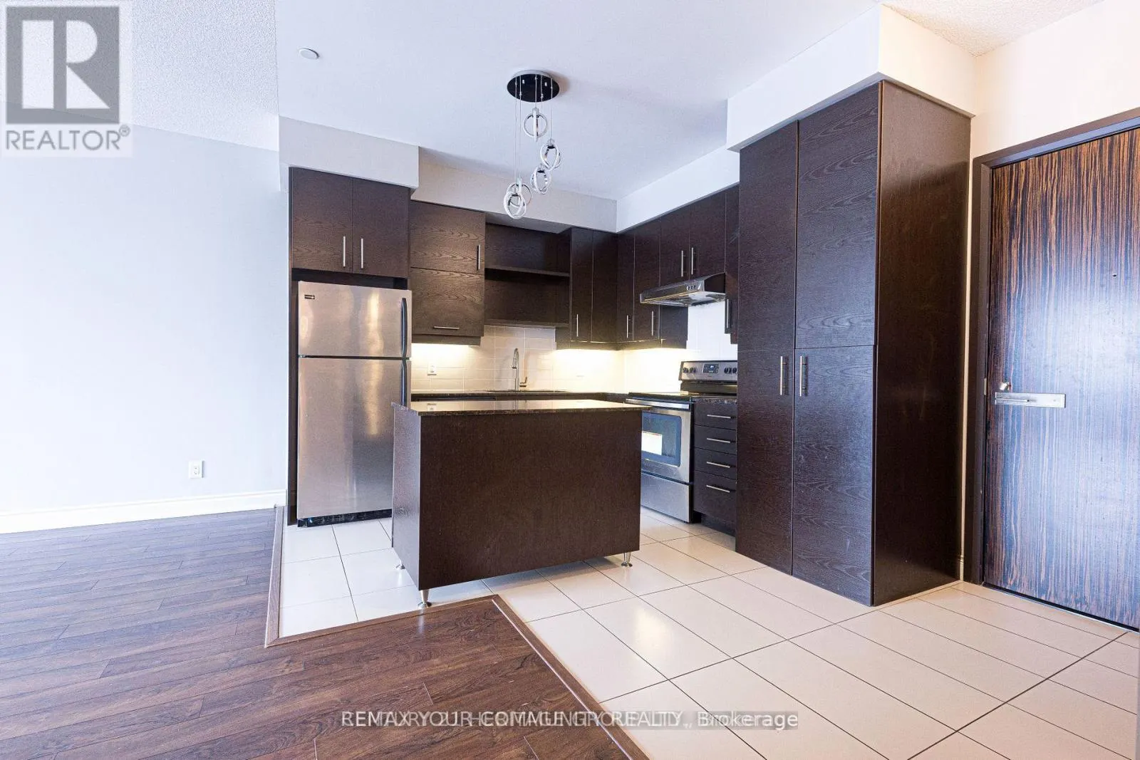 1210 - 325 SOUTH PARK ROAD