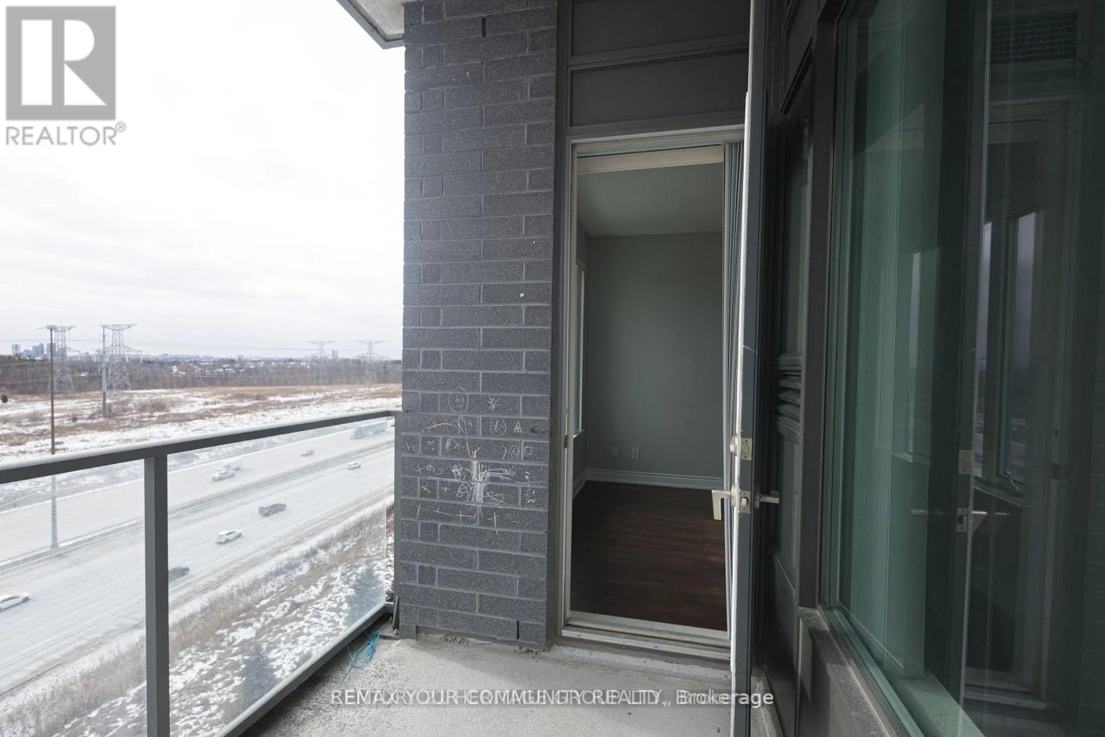 1210 - 325 SOUTH PARK ROAD
