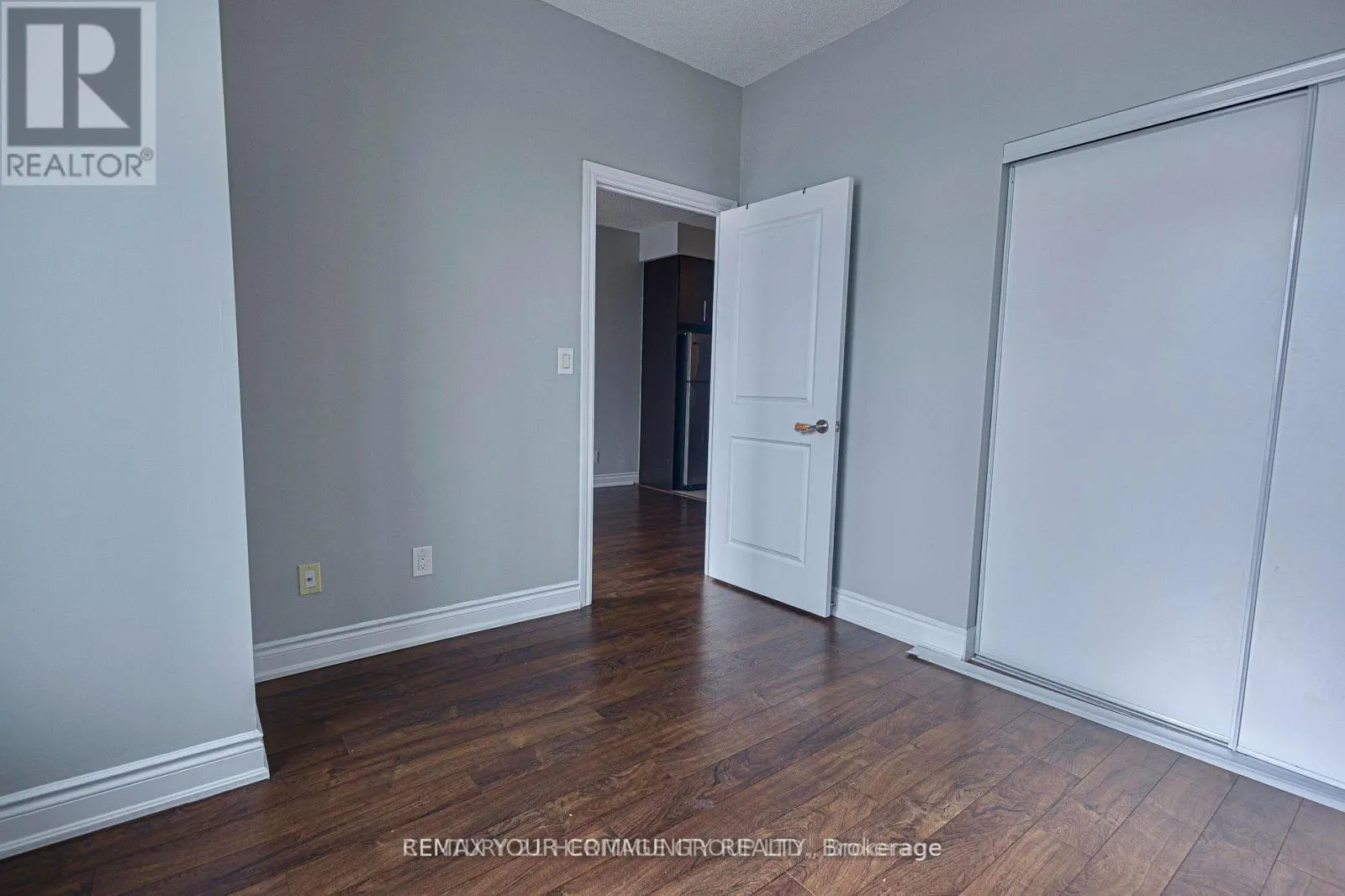 1210 - 325 SOUTH PARK ROAD