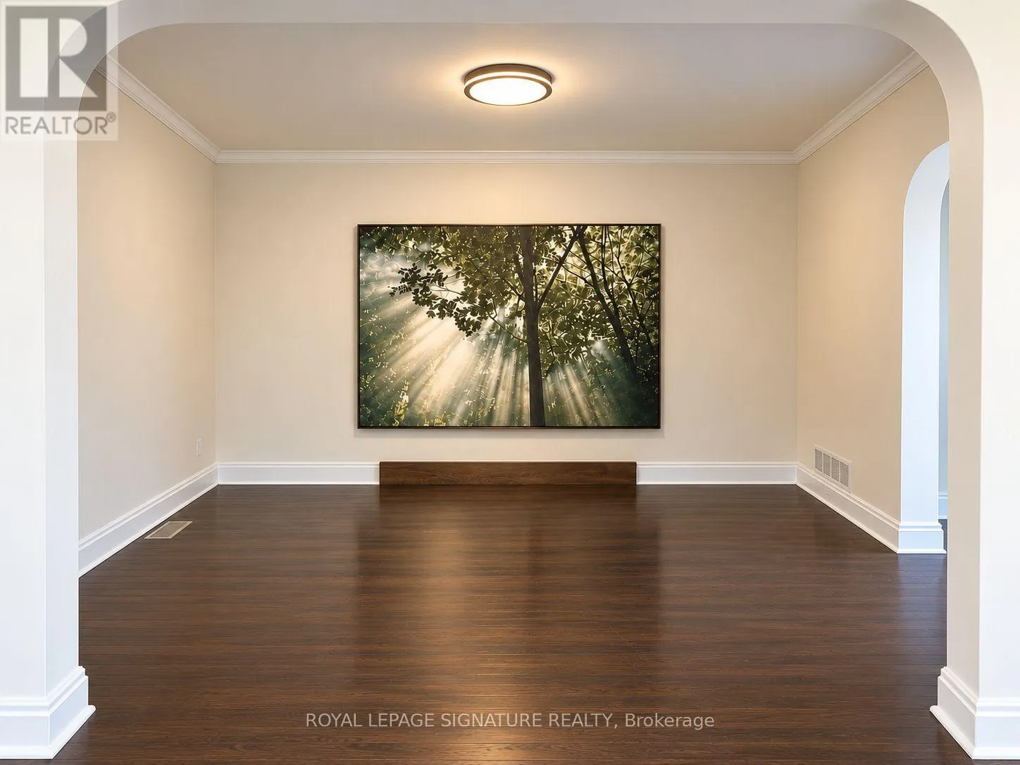 MAIN UNIT - 21 YONGEVIEW AVENUE