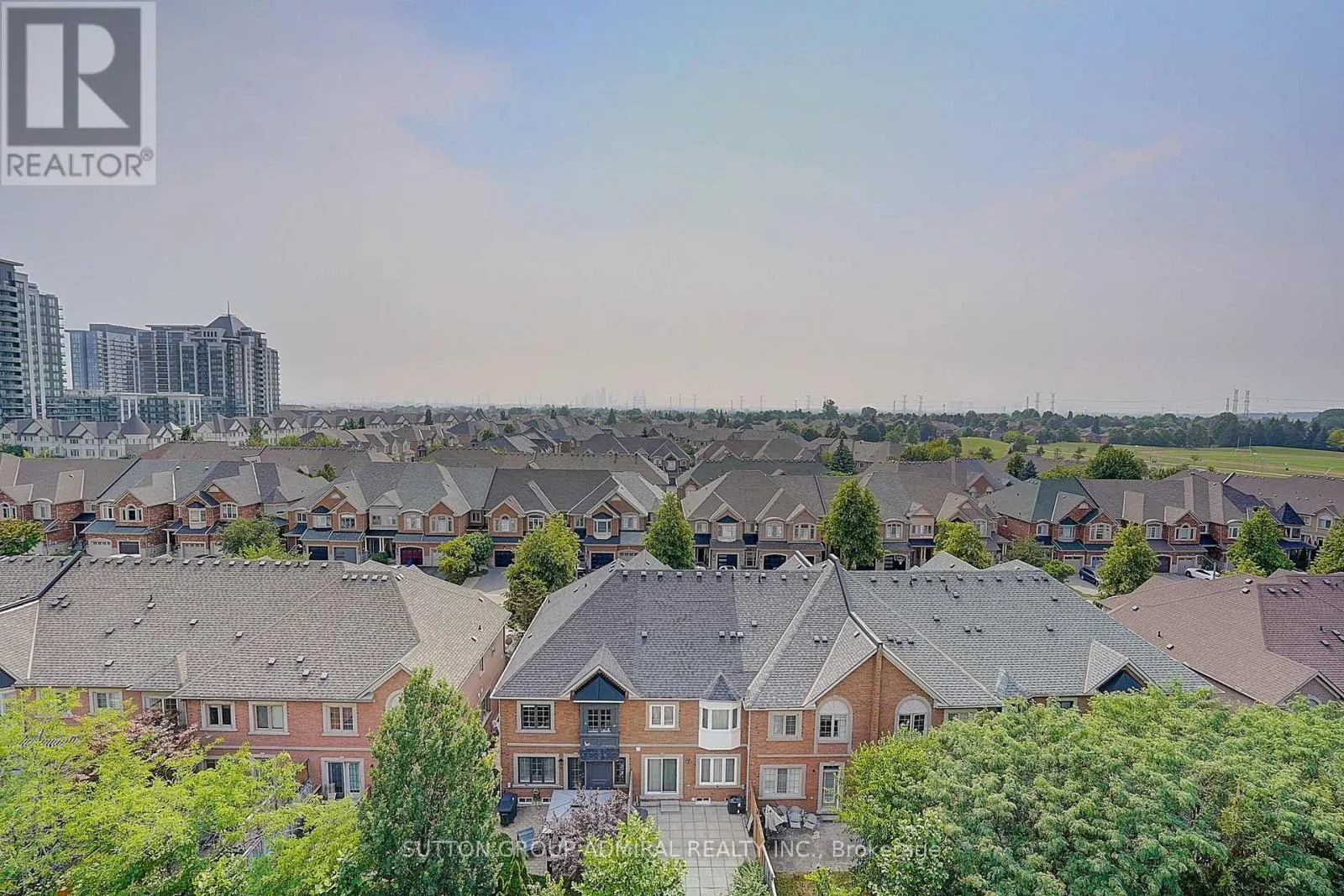 712 - 8 BEVERLEY GLEN BOULEVARD