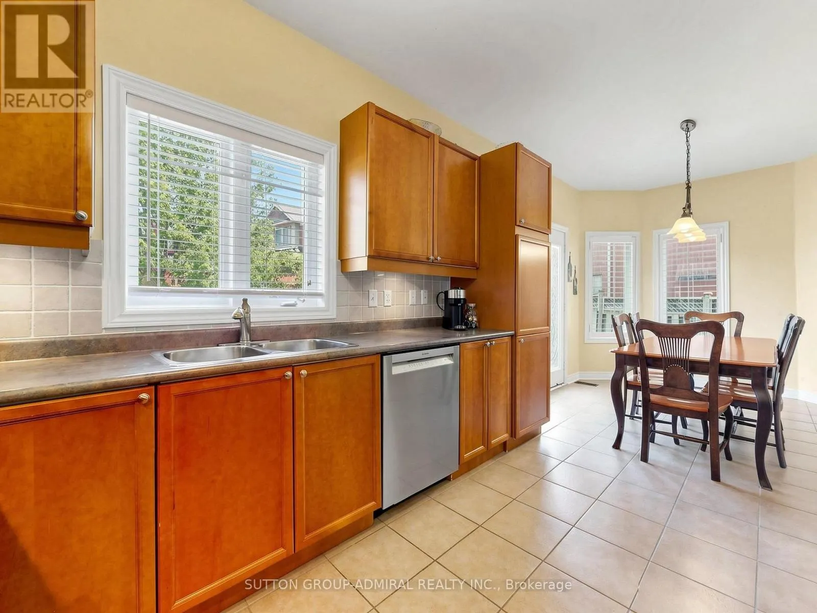 22 CANYON HILL AVENUE