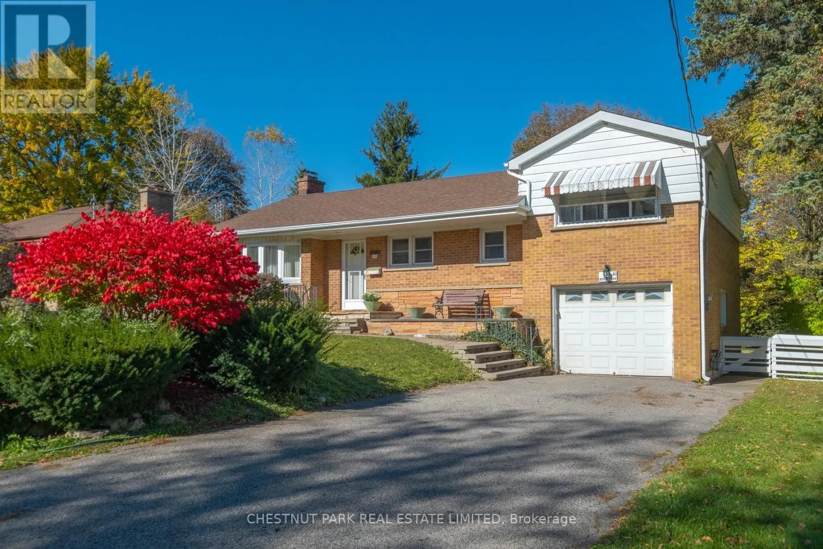 20 STRATHROY CRESCENT