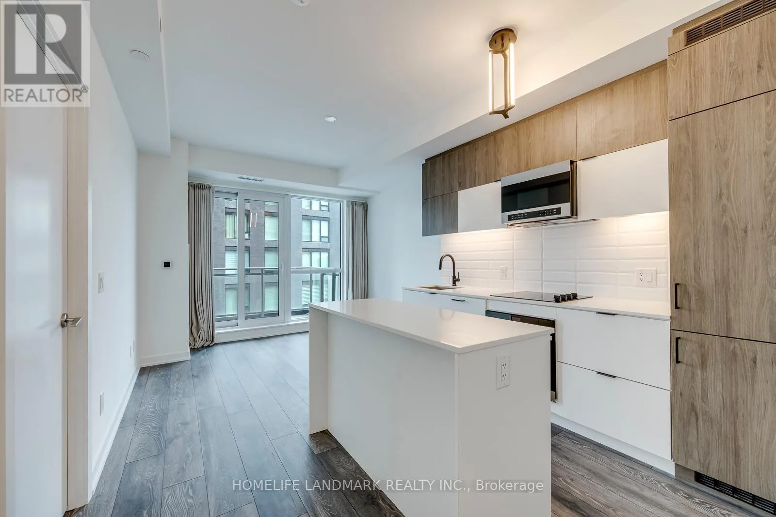 307 - 8888 YONGE STREET