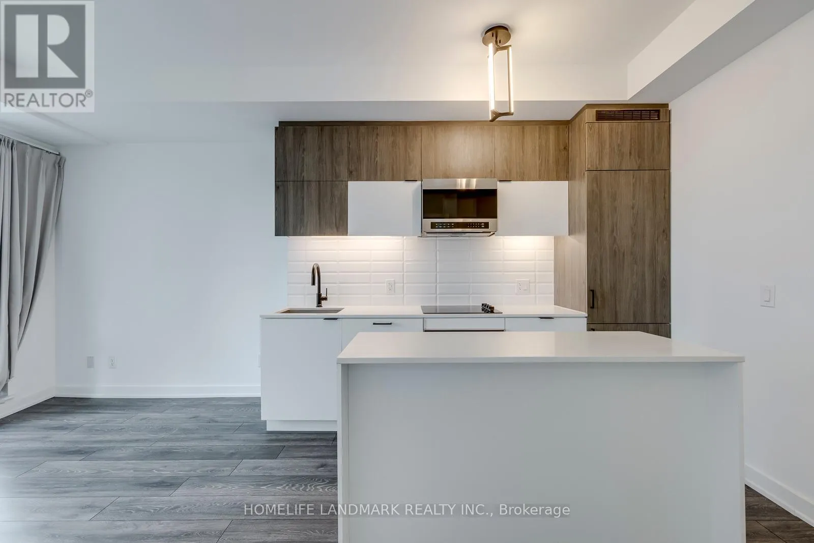 307 - 8888 YONGE STREET