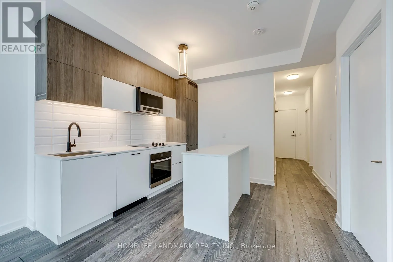 307 - 8888 YONGE STREET