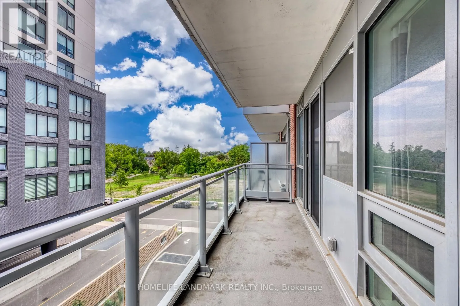 307 - 8888 YONGE STREET